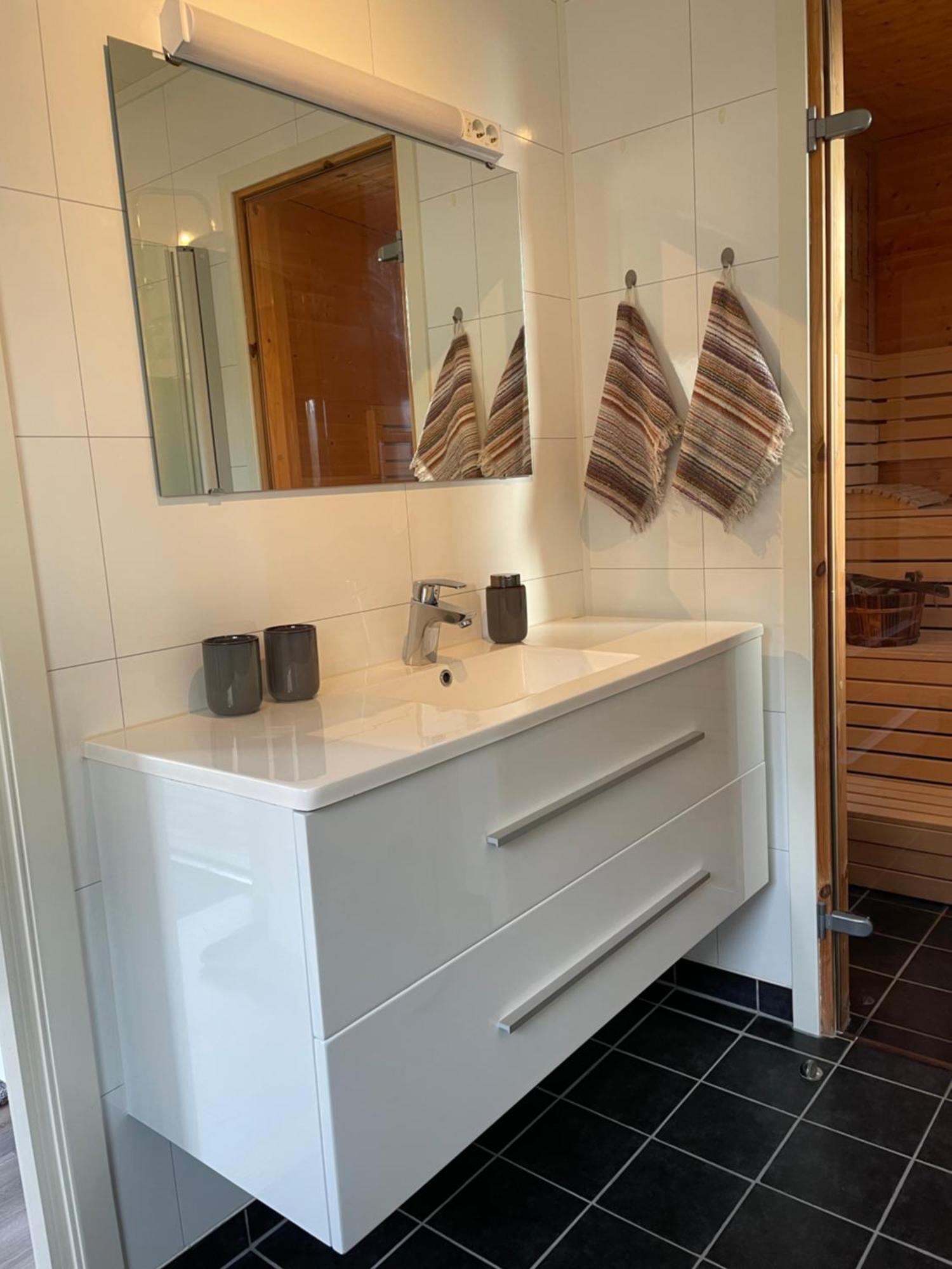 Small Cozy Apartment Тромсьо Екстериор снимка